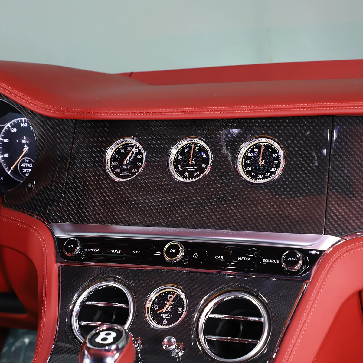 real dry carbon fiber Car center control dashboard panel cover Car Interior Accessories For Bentley Continental GT 2020-2024 3