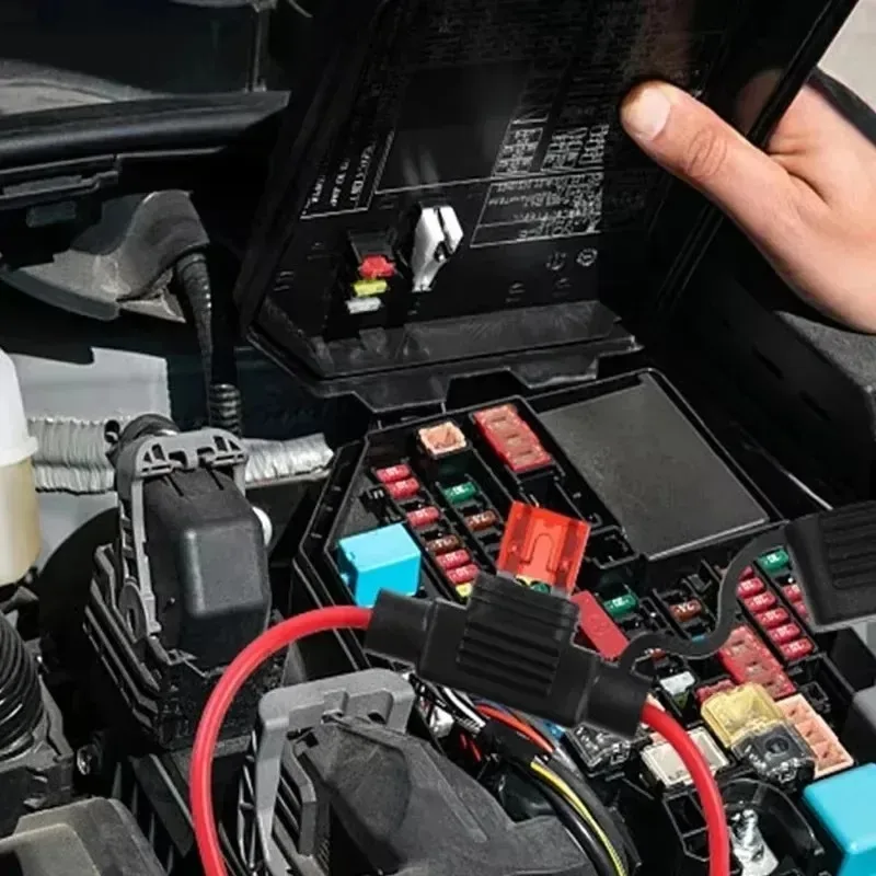 12V 30A with Fuses Blade Wire Cutoff Switch Socket Automotive Fuse Socket Car Mini Blade Fuse Holder Splash-proof Box 2